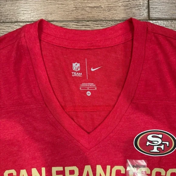 ⭐️NWT⭐️ Nike San Francisco 49ers Women's Red and Gold V-neck Tee, 608755 - Picture 3 of 4
